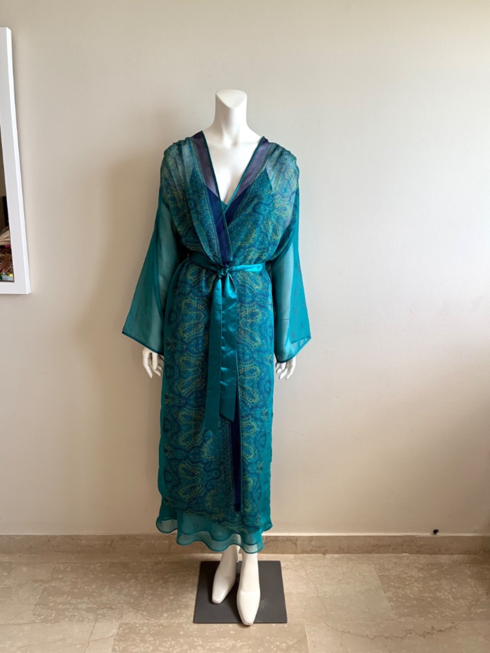 Valerie Stevens - Lingerie Robe Set